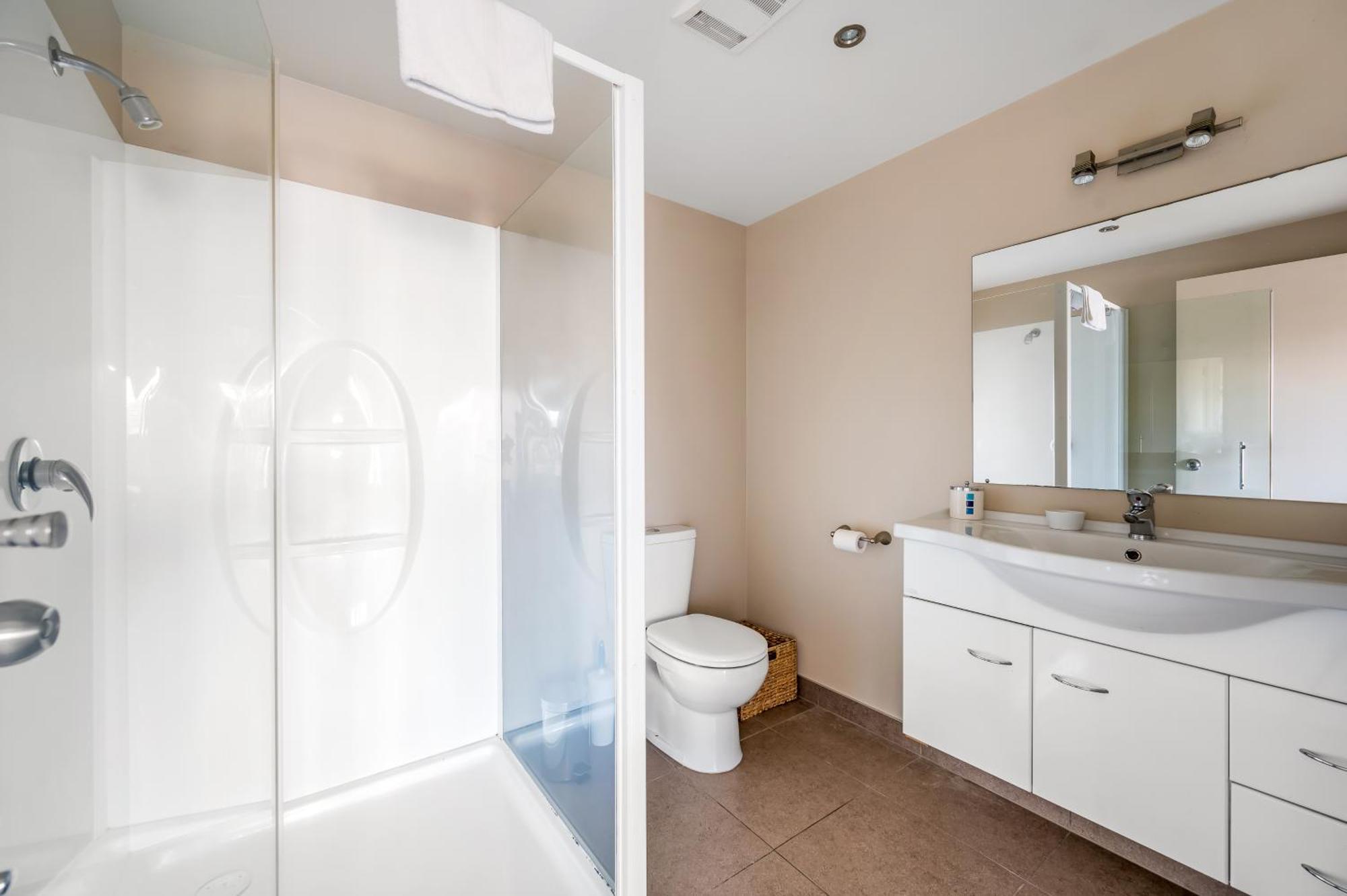 Criffel Garden Apartment Wanaka Ngoại thất bức ảnh